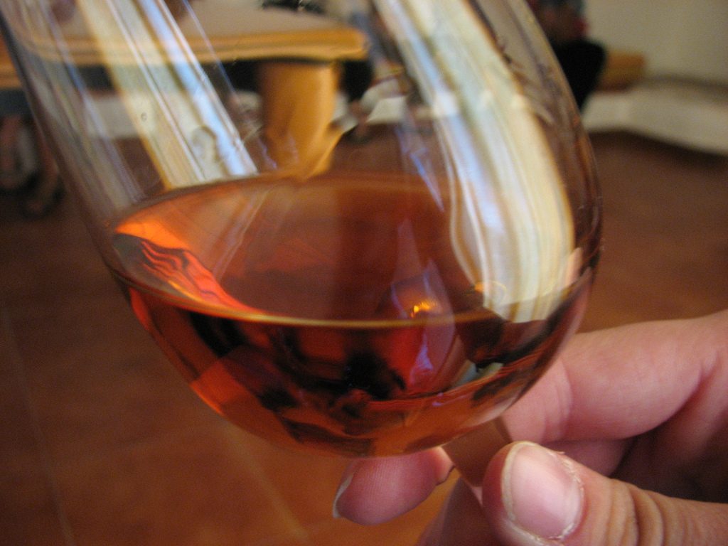 Ett glas dessertvin vid en vinprovning i Marsala